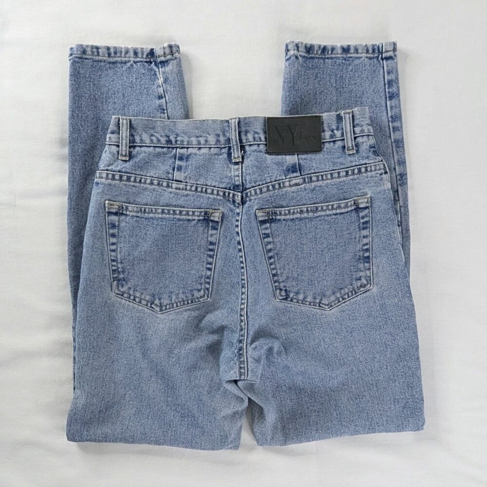 VTG New York and Company Light Wash Denim Classic High Rise 90s Mom Jeans